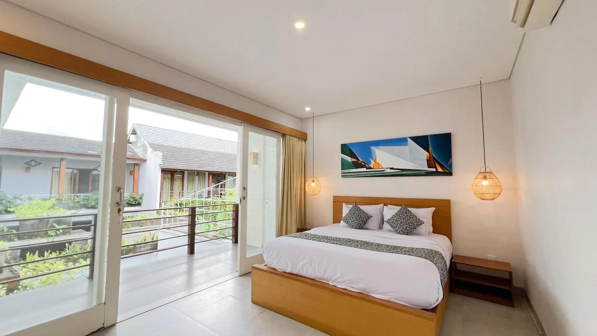 Apple Villa & Suite Seminyak Indonesia