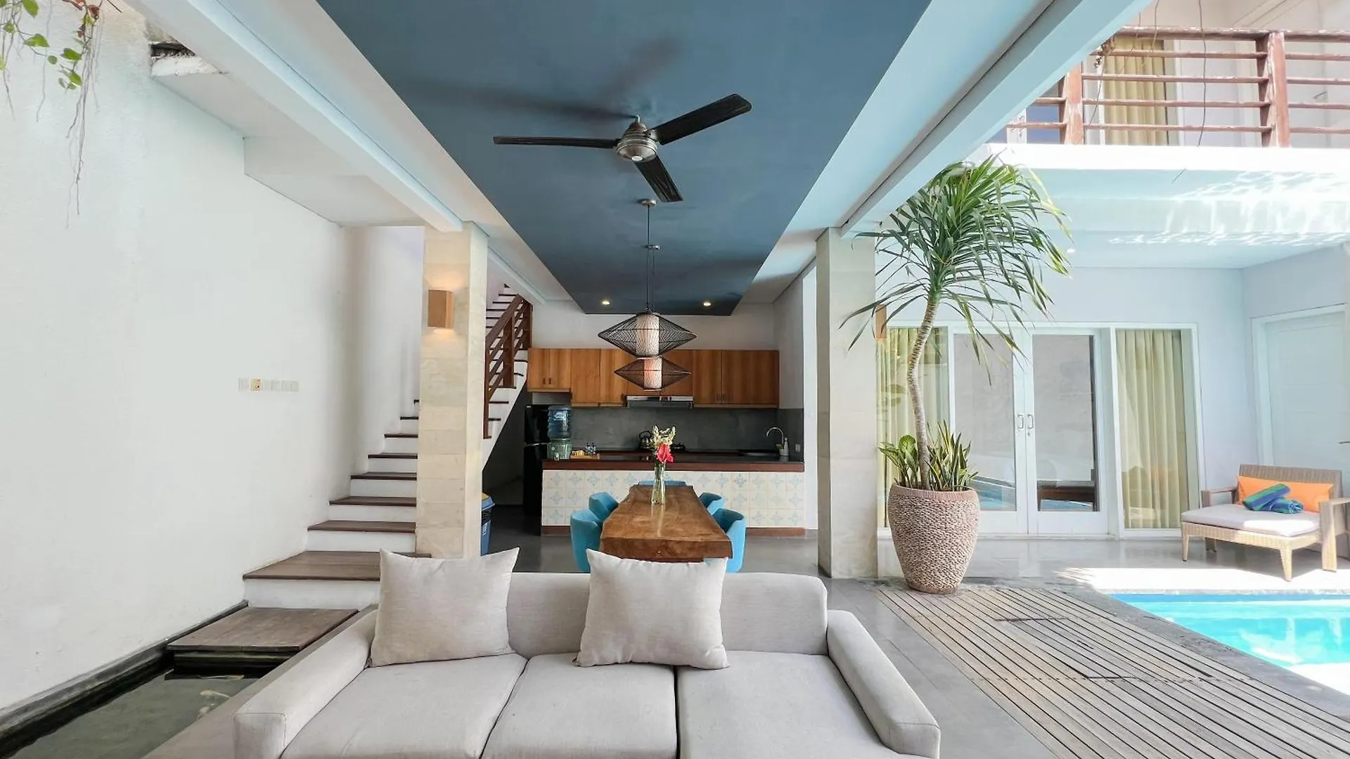Apple Villa & Suite Seminyak Indonesia